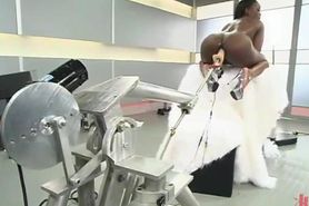 FUCKING MACHINES MAKE JADA FIRE SQUIRT