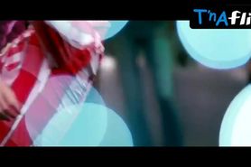 Samantha Ruth Breasts Scene  in Dookudu