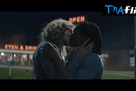 Joy Wielkens Lesbian Scene  in Sphinx