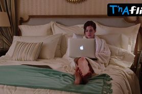 Anne Hathaway Sexy Scene  in The Intern