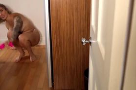 Paige Turnah - Big Ass Girl Is Masturbating To Orgasm In The Locker Rooms While You Watch Her