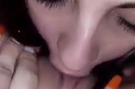 Lesbiana comiendo el coño en pov