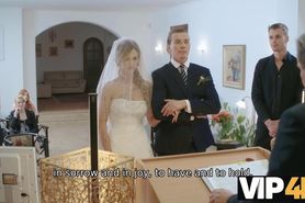 VIP4K. Guests can't hide emotions when they see bride fucking in video