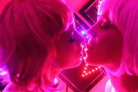 °ASMR° Angels kissing °Barbie meets Lola°