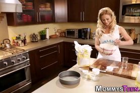 Milf stepmother fingers teen