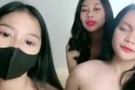 Bokep Indo Trio Lesbi Bugil Omek