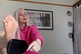 Blonde Barbie Self Tickle Challenge ?