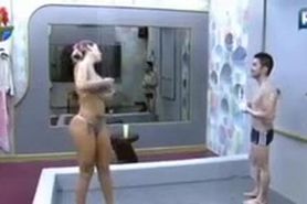 Andressa Showers her Flesh