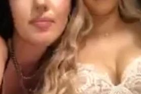 Leaked Periscope Of British College Teens Flashing