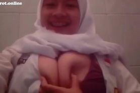 Abg Hijab Pamer Toge Di Kamar Mandi Sekolah