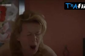 Petra Morze Breasts Scene  in Polly Adler - Eine Frau Sieht Rosa