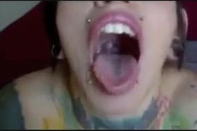 Sexy pierced mouth !