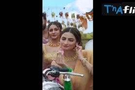 Palak Tiwari Sexy Scene  in Kisi Ka Bhai Kisi Ki Jaan