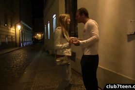 Teen couple fuck after romantic walk