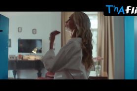 Nadezhda Sysoeva Breasts,  Underwear Scene  in Krasnyy 5