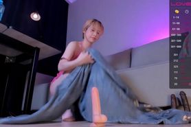 asian beatiful hee_jeen livecam finger dildo screw pussy big squirt