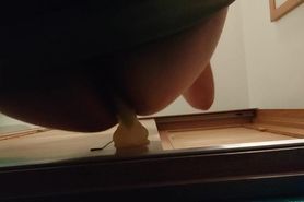 Las nalgas de esta putita pasiva exigen verga