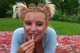 Brazilian teen sucks off her mature bf in picnic