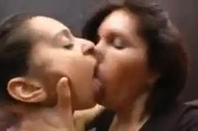 Mature  Brazilian Lesbians Deep Tongue Kiss Teen Girl 02