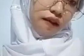 SMA hijab kacamata remas toket