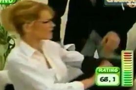 Spanish hypnotist let girl strip down