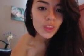 Brunette webcam girl vibratoring pussy