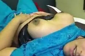 Sexy indian girl on webcam toys her pussy on livecam