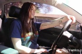 Horny Yanks Matilda Masturbating While Driving