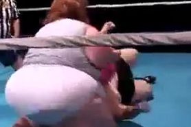 Two Fat Women Wrestlers Fucks Midget Referee