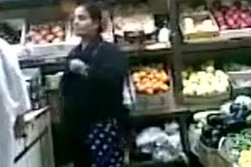 Desi Aunty at froot shop