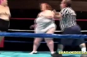 Lesbian sumo wrestlers strip during fight