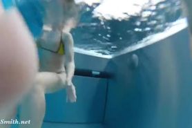 Jeny Smith bottomless in the spa and she is swimming