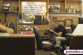 Amateur girl nailed by nasty pawn dude in his pawnshop