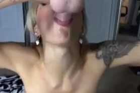 Bigtits milf squirting in livecam