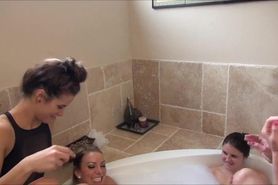 Four Girls In A Tub Love Feet