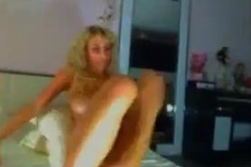 Blonde Webcam Girl With Huge Boobs 3