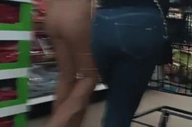 Round ass with her mother