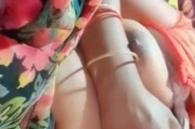 Unsatisfied india aunty showing huge boobs to h ...