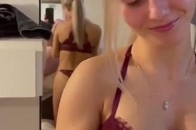 Girlfriend Blowjob Infront Of Mirror