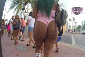 Phat booty candid