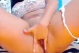 Latin woman pussy 5 fingers in her fat pussy