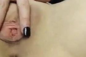 fingers pussy on cam