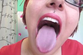 Mistress Bijoux tongue action