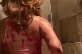 Big curvy booty in shower