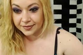 Cute Chubby Woman Masturbate On Cam
