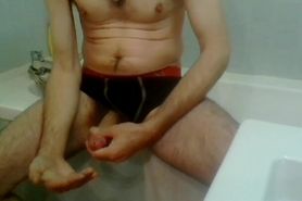 French Amateur Twink Masturbates in His Bathroom, And He Ejaculates Good Squirts Of Semen On His Hand .
