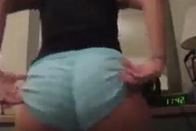 White Girl Shaking Her Cute Ass