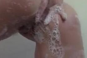 BUTT PLAY FOR ONE IN THE SHOWER