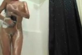 Sexy Web Cam Girl Takes A Shower