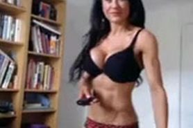 Leila Cupcakes - Real Amateur MILF Fit Girl On Cam